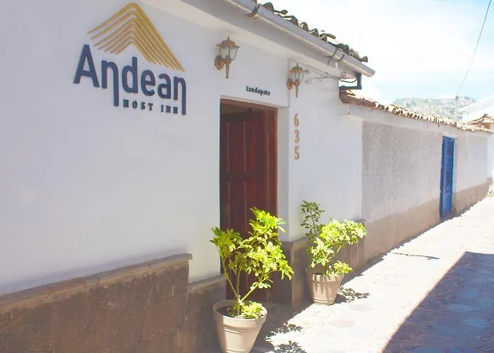 Andean Host クスコ