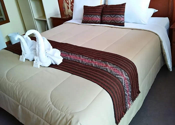 Andean Host 3*